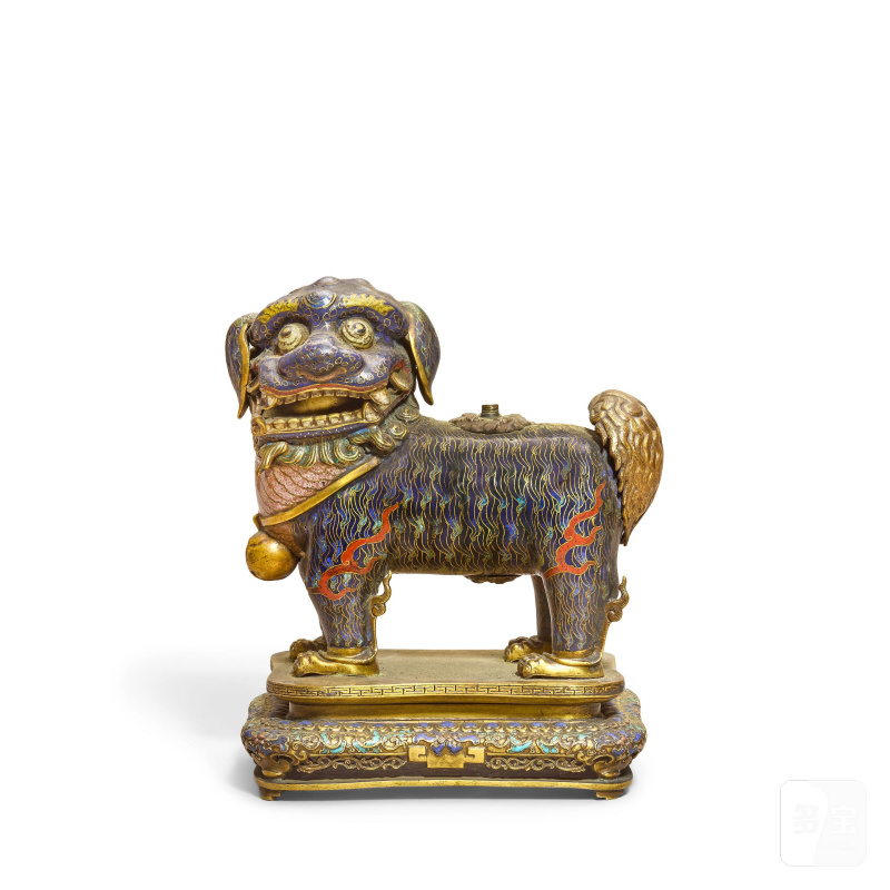 清乾隆 銅胎掐絲琺琅鎏金佛獅 | A GILT-BRONZE, CLOISONNÉ AND CHAMPLEVE ENAMEL BUDDHIST LION